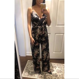 Floral Jumpsuit! Great for Taller Girls! 💓🌸